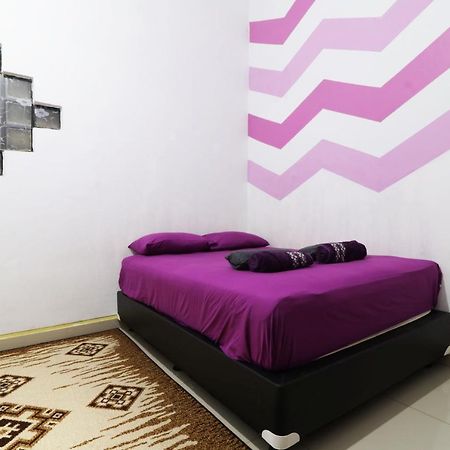 Simplycity Hostel Syariah Bandung Esterno foto