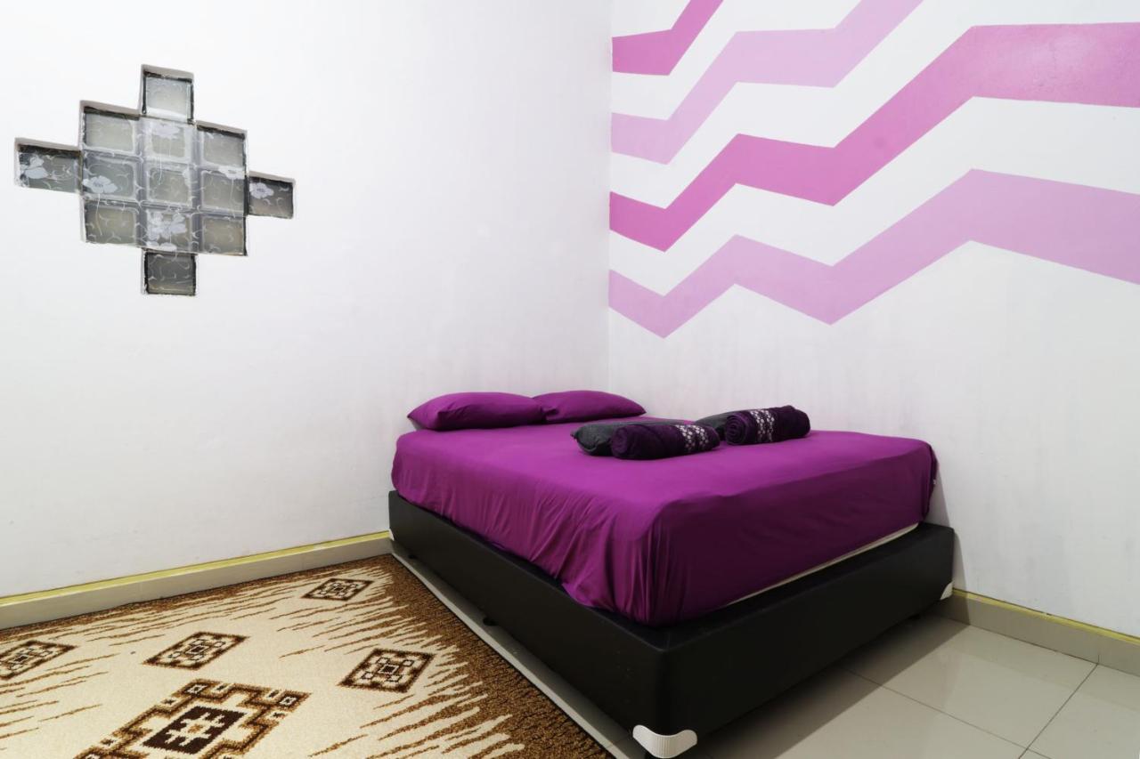 Simplycity Hostel Syariah Bandung Esterno foto