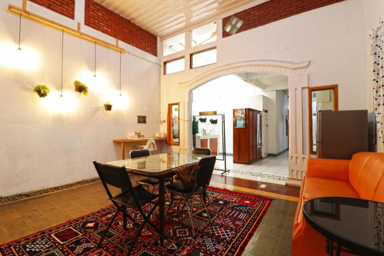 Simplycity Hostel Syariah Bandung Esterno foto