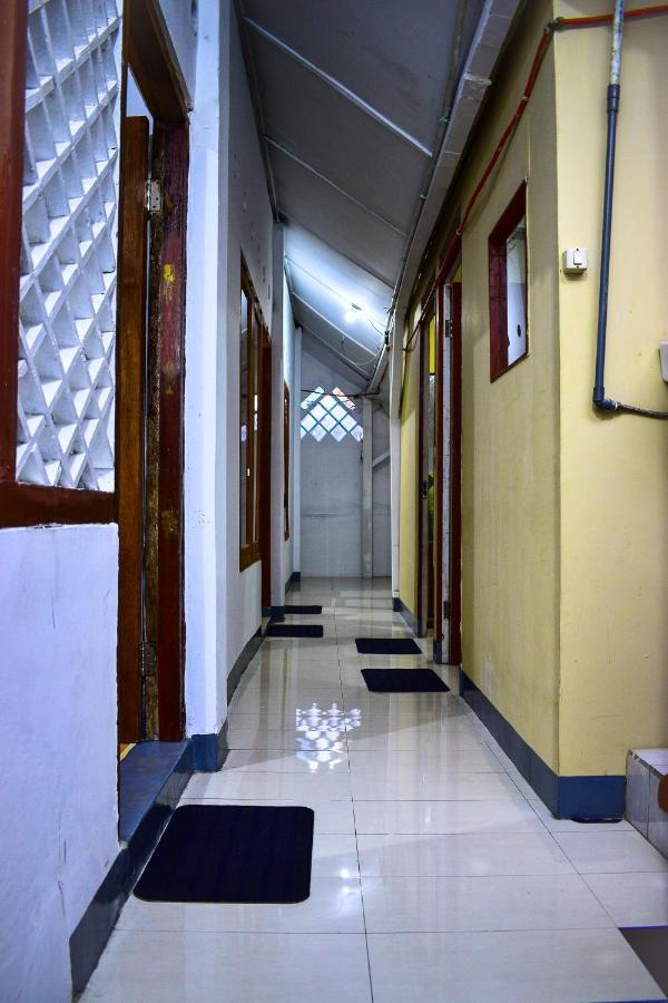 Simplycity Hostel Syariah Bandung Esterno foto