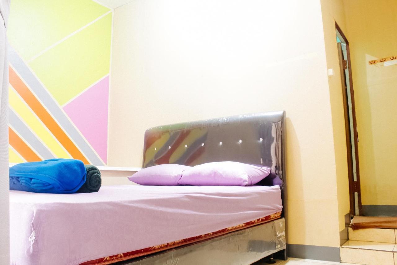 Simplycity Hostel Syariah Bandung Esterno foto