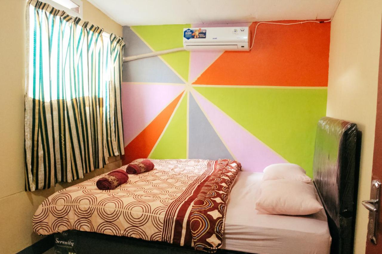 Simplycity Hostel Syariah Bandung Esterno foto