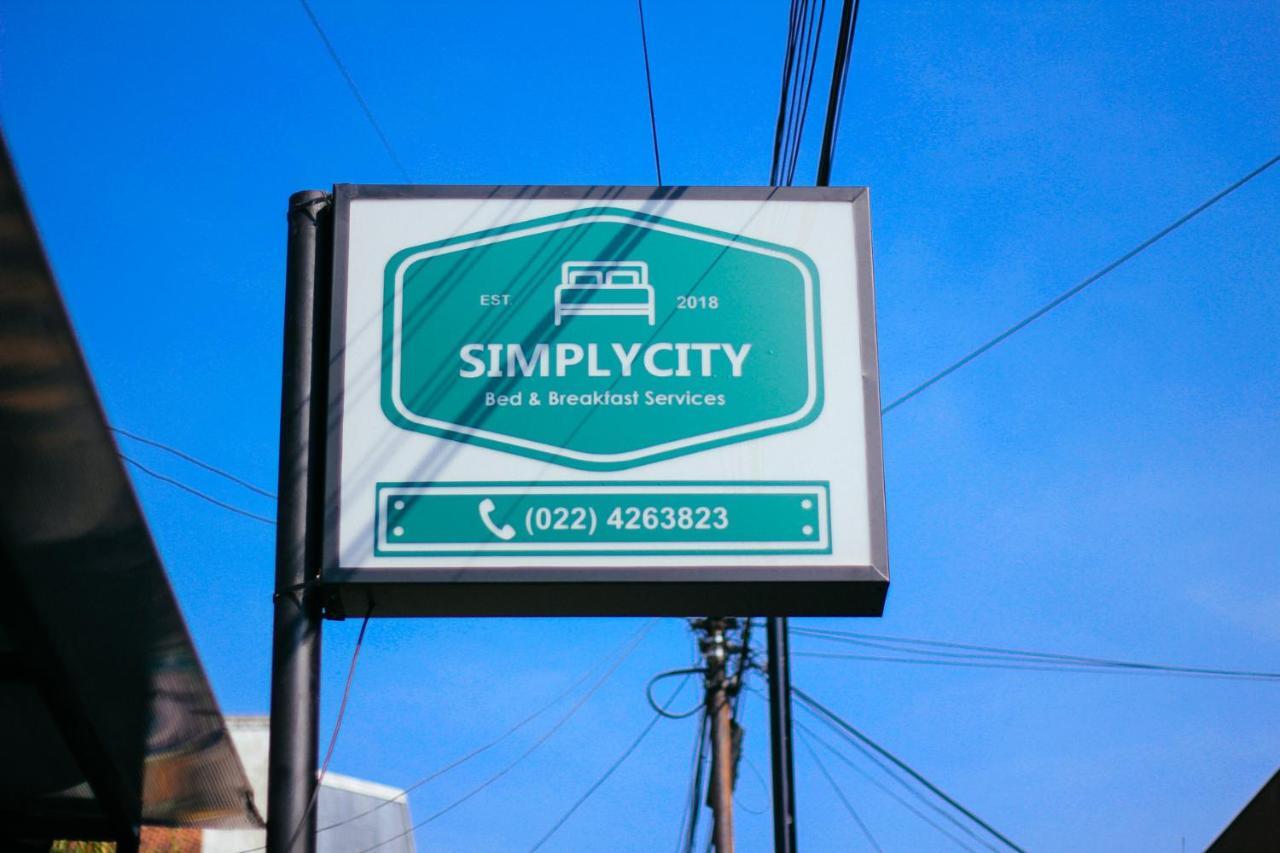 Simplycity Hostel Syariah Bandung Esterno foto