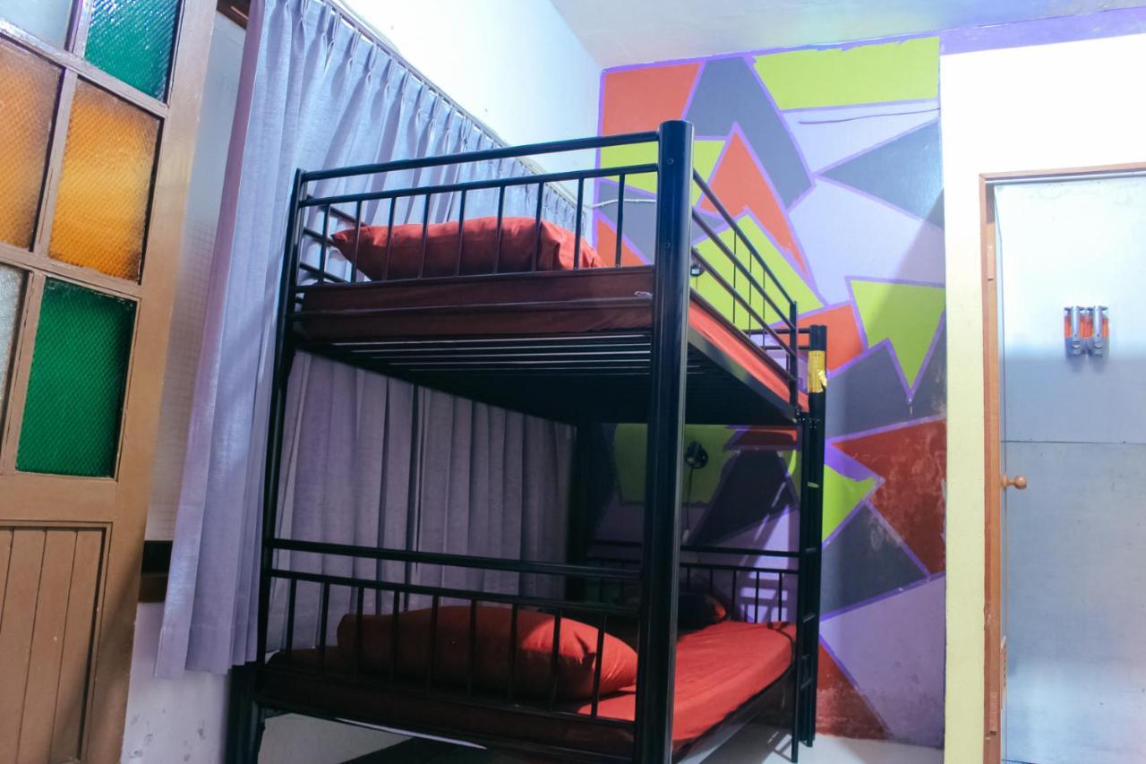 Simplycity Hostel Syariah Bandung Esterno foto