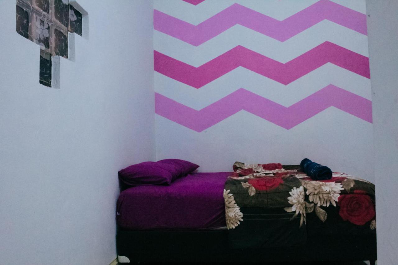 Simplycity Hostel Syariah Bandung Esterno foto